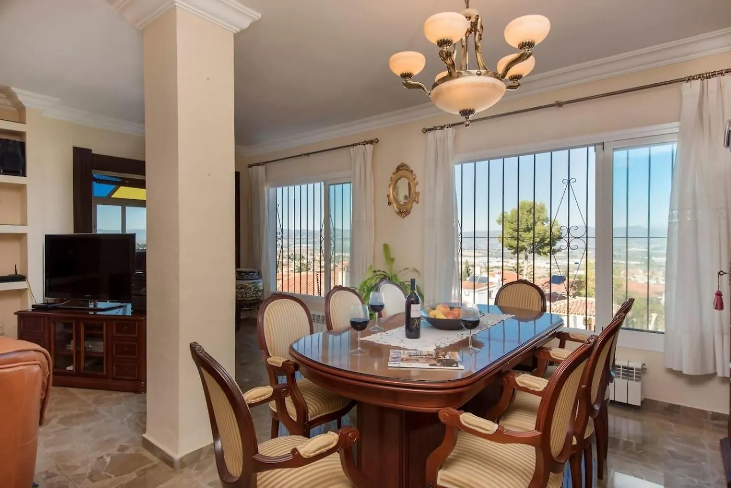 Villa Peralta, Heated And Private Pool ,Near Beach And Golf ! Alhaurín de la Torre 0*,  Espanha