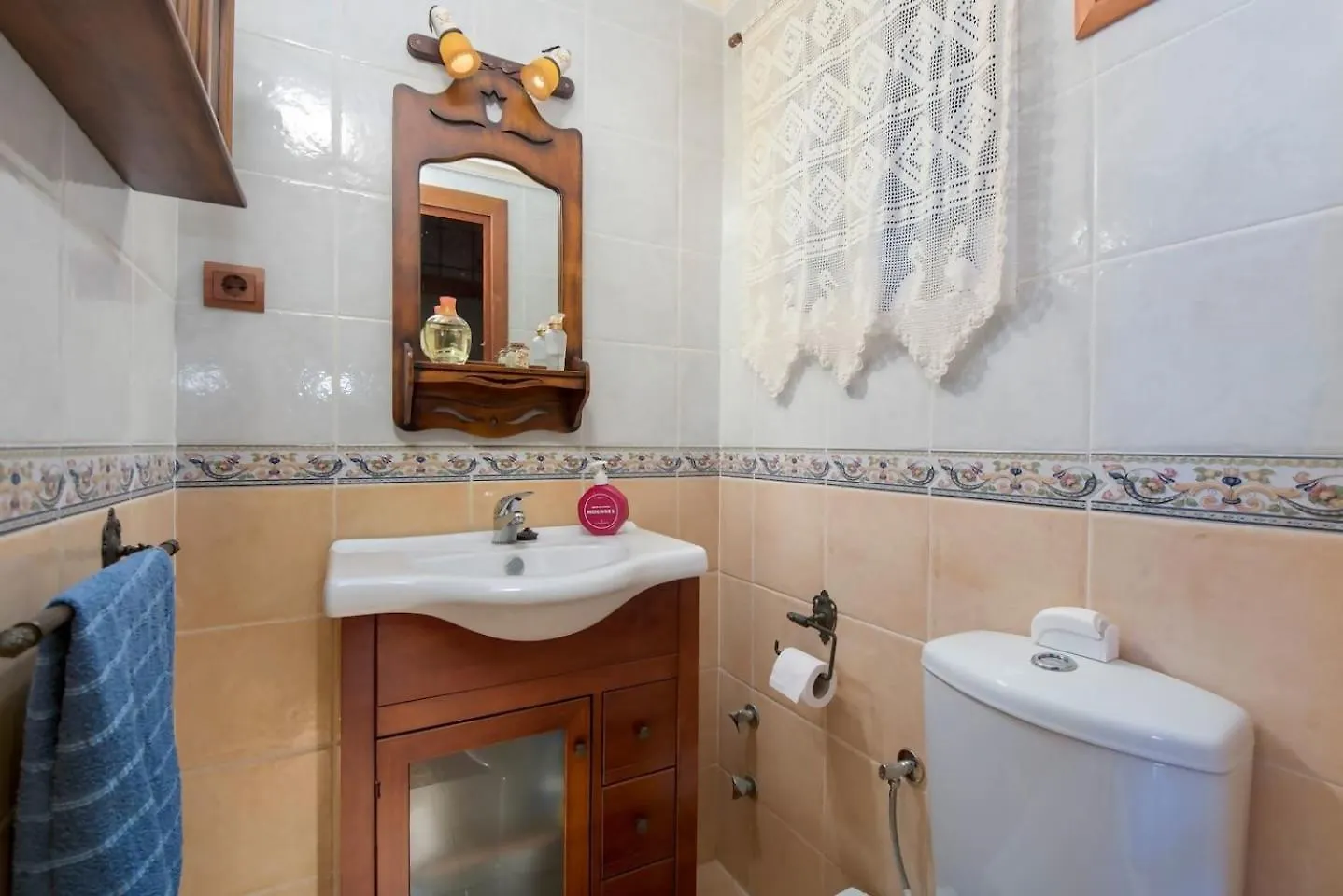 Villa Peralta, Heated And Private Pool ,Near Beach And Golf ! Alhaurín de la Torre 0*,  Espanha